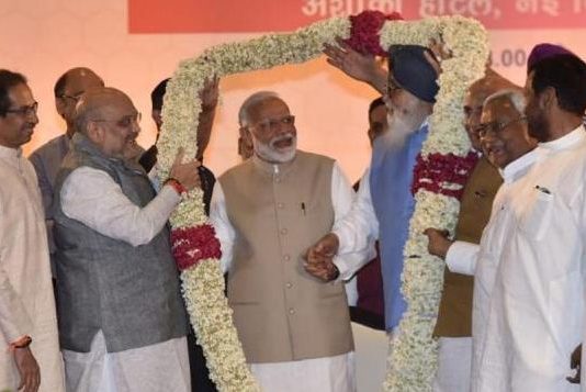 अमित शाह के डिनर में नीतीश-उद्धव समेत NDA के कई दिग्गज शामिल !