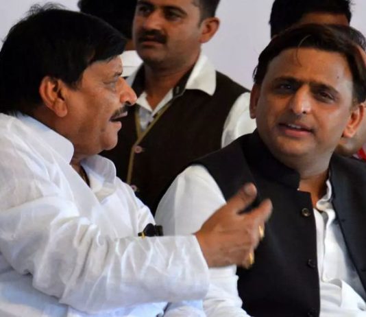 शिवपाल यादव बोले- अखिलेश ने मायावती के पैरों पर डाला समाजवाद