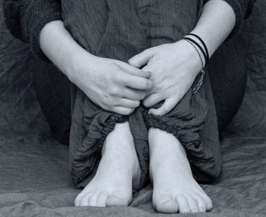 नशीला पदार्थ खिलाकर किशोरी से रेप, हुई 7 महीने की प्रेग्नेंट