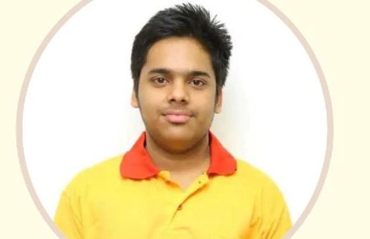 गोरखपुर के हिमांशु गौरव सिंह को JEE एडवांस में देश में दूसरा स्थान !