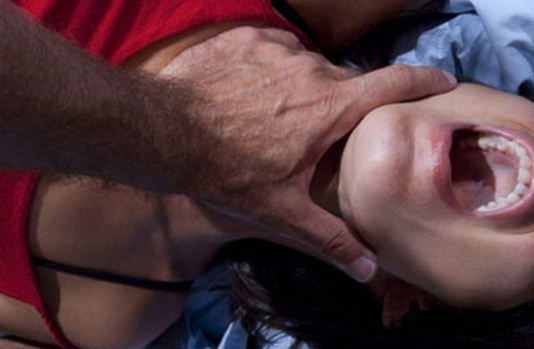 भतीजी ने संबंध बनाने से किया इंकार तो चाचा ने तेजाब से नहलाया !