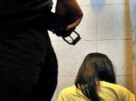 पिता ने 1 महीने तक बंधक बनाकर सौतेली बेटी से किया दुष्कर्म !