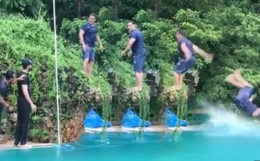 स्विमिंग पूल में सलमान खान का स्टंट VIDEO, सोशल मीडिया पर वायरल viral