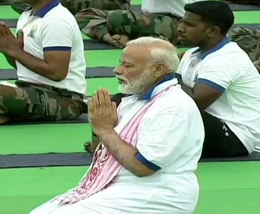 International Yoga Day 2019: PM मोदी ने 40 हजार लोगों के साथ किया योग !