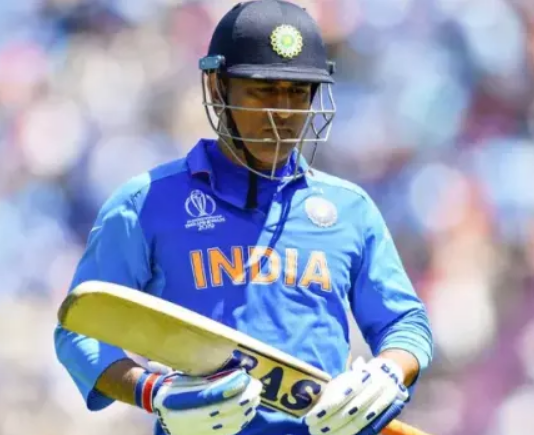 वर्ल्ड कप-2019: धोनी के आलोचकों को क्लार्क ने लगाई फटकार, बताई धोनी की अहमियत