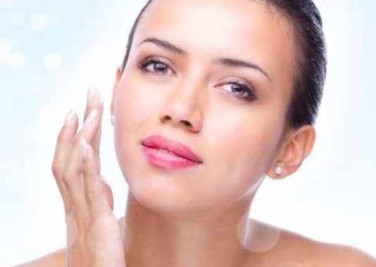 महंगे ब्यूटी प्रॉडक्ट्स से नहीं बल्कि थप्पड़ से बढ़ाएं अपनी चेहरे की खूबसूरती !