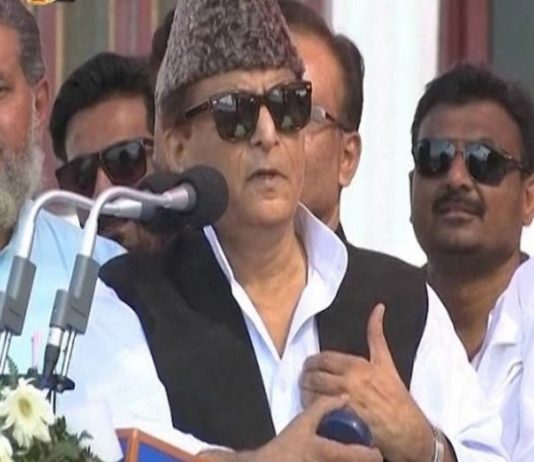 सपा नेता आजम खान ने फिर की जयाप्रदा पर अमर्यादित टिप्पणी!