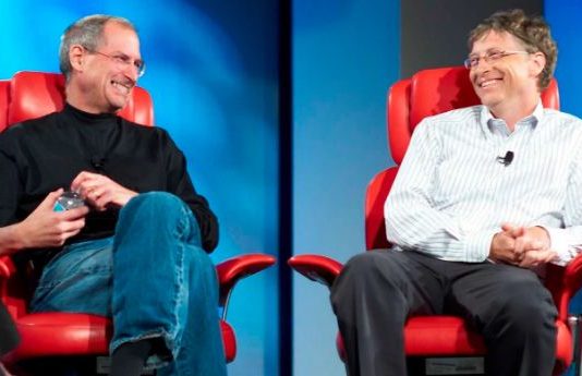 बिल गेट्स ने की स्टीव जॉब्स की तारीफ, कहा- APPLE को डूबने से बचा लिया था !