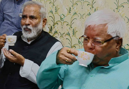 लालू यादव से मिलने पहुंचे इस नेता ने JDU के साथ आने के दिए संकेत !