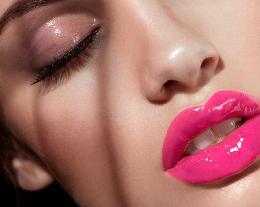 आप भी पा सकते हैं खूबसूरत फुलर लिप्स, सिर्फ अपनाइए ये मेकअप ट्रिक्स