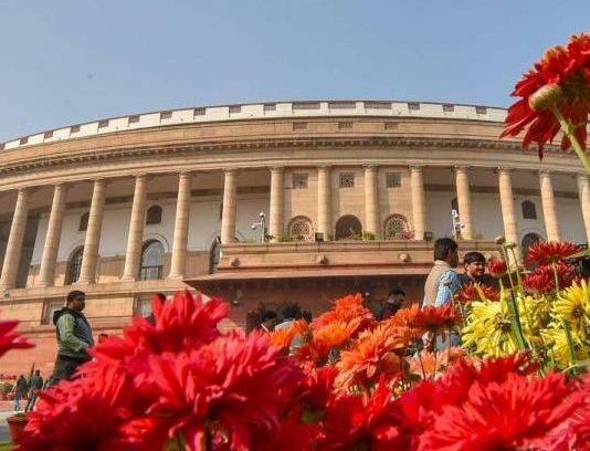 लोकसभा में देर रात तक कामकाज करने का रिकॉर्ड बनाया !