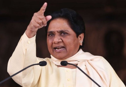 मायावती ने दुष्कर्म पीडि़ता के साथ दुर्घटना को माना षडयंत्र, सख्त कार्रवाई की मांग