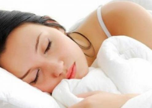 आपकी नींद को सीधा प्रभावित करती है तकिया, जानें कैसे !