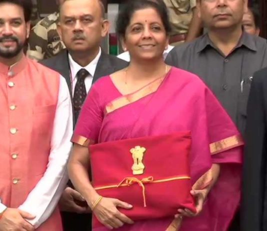 मोदी है, तो मुमकिन है- पहली बार केंद्रीय मंत्री ने तोड़ी अंग्रेजों के जमाने की प्रथा!