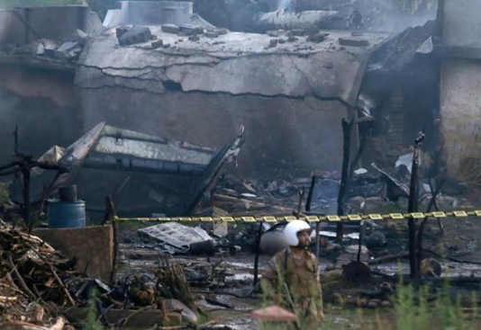 पाकिस्तान: क्रैश हुआ सेना का विमान, अब तक 17 लोगों की मौत