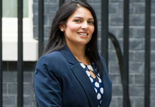 ब्रिटेन में गृहमंत्री बनीं भारतीय मूल की प्रीति पटेल, PM मोदी की हैं बड़ी प्रशंसक