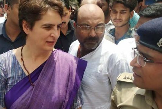 पुलिस कस्टडी में प्रियंका गांधी, सोनभद्र में करने जा रही थी ये काम