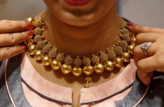 सोने-चांदी की कीमतों में आई भारी गिरावट, जानें आज का भाव