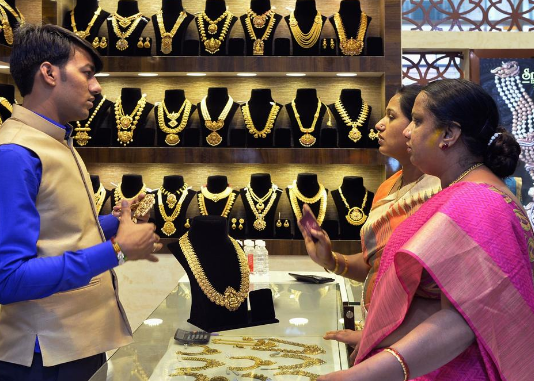 सोने में इनवेस्ट करने का बेहतरीन मौका, दिवाली तक 41 हजार के पार होगा गोल्ड का भाव