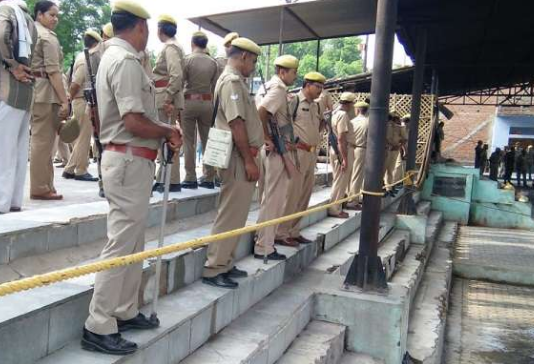 उन्नाव रेप पीड़िता की चाची का हुआ अंतिम संस्कार, पैरोल पर छूटे चाचा ने दी मुखाग्नि