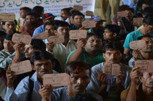 पाकिस्तान ने सौंपी 261 भारतीय कैदियों की सूची, 209 मछुआरे शामिल