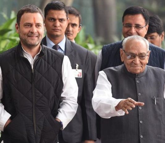 राहुल गांधी से फिर गुजारिश करेंगे कांग्रेस अध्यक्ष बने रहें: मोतीलाल वोरा