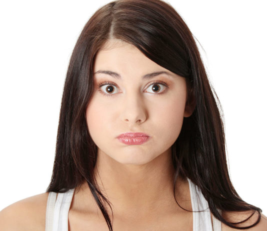 क्या आपने कभी सोचा है अचानक क्यों आती हैं हिचकी ? जानें वजह