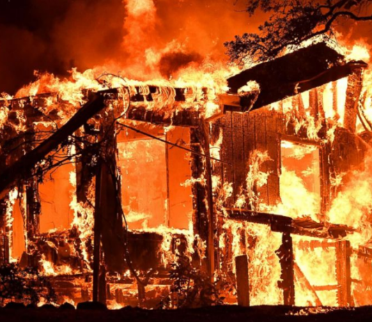 नेपाल: बिल्डिंग में लगी भीषण आग, लाखों की संपत्ति जलकर खाक