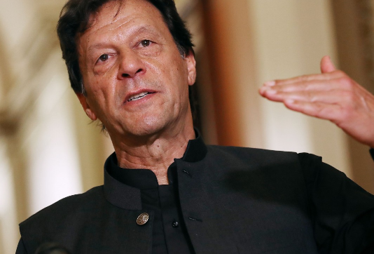 इमरान खान के मंत्री का दावा: अक्टूबर के बाद भारत-पाक के बीच होगी जंग !