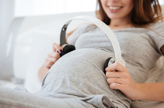 रिसर्च में खुलासा: Pregnancy के दौरान महिलाओं को आचार खाने से हो सकता है ये असर