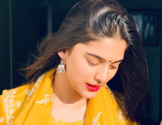 सोशल मीडिया पर वायरल हो रहीं सलमान खान की इस हिरोइन की तस्वीरें !