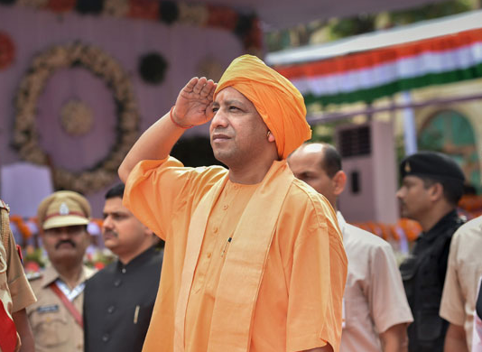 Independence Day पर CM योगी बोले- आज कश्मीरी भाई-बहन की जिंदगी में नया सवेरा !