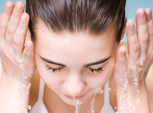 आपके रसोई में मौजूद हैं ये चीज़े तो बहुत जल्द आएंगा आपके चेहरे में निखार