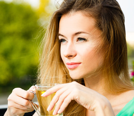 Lemongrass tea सेहत के लिए बेहद फायदेमंद, लेकिन प्रेग्नेंट महिलाएं बनाए इससे दूरी