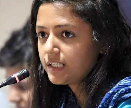 सेना के खिलाफ Fake Tweet करने वाली शेहला रशीद पर देशद्रोह का केस दर्ज !