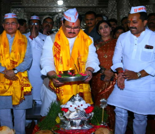 जेपी नड्डा ने गणपति मंदिर में की पूजा-अर्चना, पदाधिकारियों संग बनाई चुनावी रणनीति
