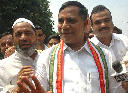 कांग्रेस में इस्तीफे का दौर जारी, कृपाशंकर सिंह के समर्थन में 64 पदाधिकारियों ने छोड़ी पार्टी