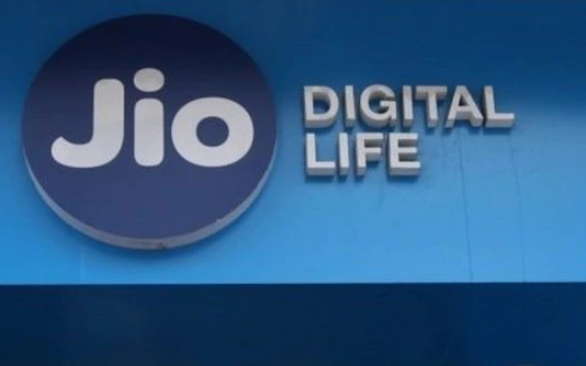 Reliance Jio Fiber लांच, जानें इसके प्लान्स और कीमत के बारे में !