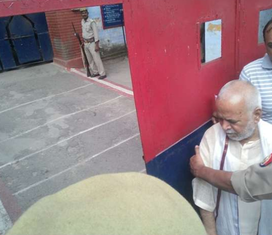 दुष्कर्म के आरोपी पूर्व केंद्रीय मंत्री स्वामी चिन्मयानंद गिरफ्तार, भेजा गया जेल !