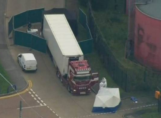 ब्रिटेन: ट्रक से 39 शव मिलने से हड़कंप, 1 युवक गिरफ्तार