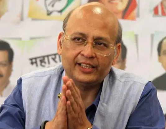 कांग्रेस नेता ने की सावरकर की तारीफ, तो नाराज सोनिया गांधी ने मांगी सफाई