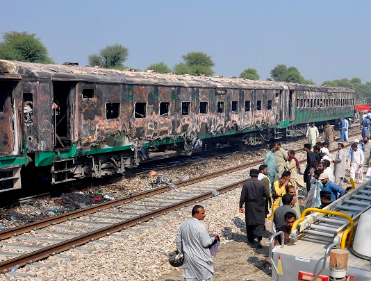 तेजग्राम एक्सप्रेस में विस्फोट: चश्मदीदों ने बताया- धू-धूकर जलती ट्रेन को रुकने में लग गए 20 मिनट, कुछ ऐसा था मंजर