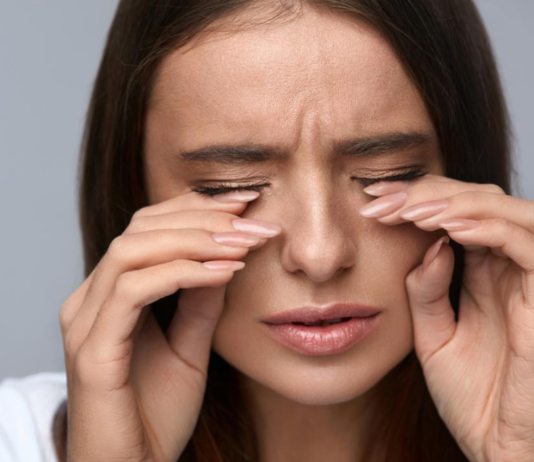 इन घरेलू उपाय से बढ़ाएं अपने आंखों की रोशनी, चश्मे को कहे बाय-बाय