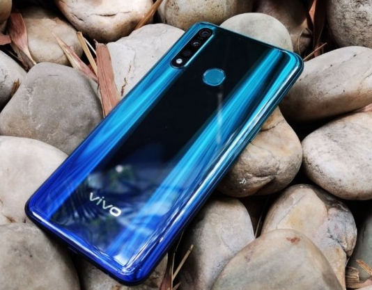 Vivo Z1 Pro स्मार्टफोन 5000 रुपए हुआ सस्ता, जानें खासियतें