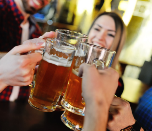 बियर आपके लिए साबित हो सकती है वरदान, बस जान लें ये एक बात