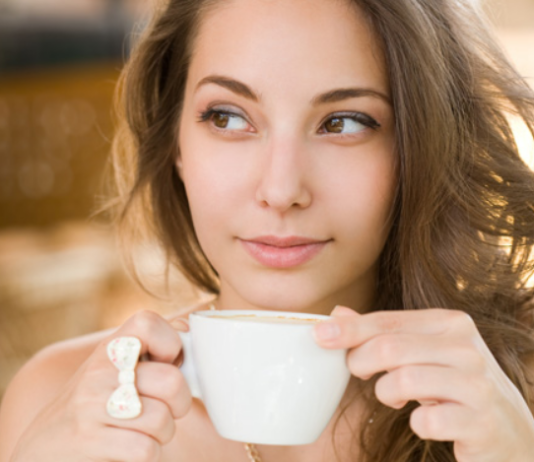 चाय के शौकीन हैं तो हो जाएं सावधान, बढ़ सकता है कैंसर का खतरा !