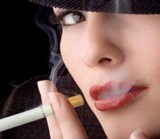 भुलकर भी कार के अंदर न पिएं सिगरेट, आपकी जान को है खतरा