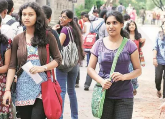 पिछले 5 साल में IIT से बीटेक कर रहे 7 हजार से अधिक छात्रों ने छोड़ी पढ़ाई !