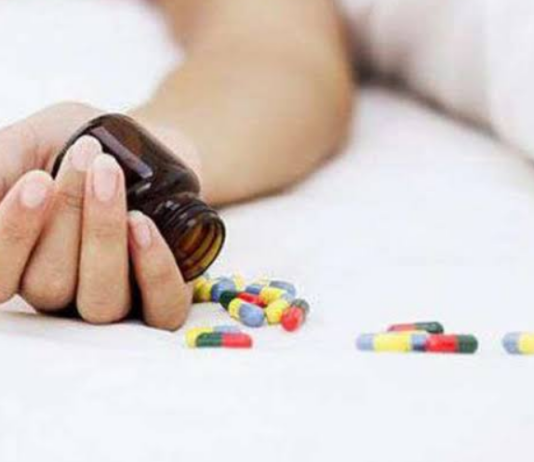 2 बच्चों संग दंपति ने खाया जहर, हुई मौत, बच्चों की हालत गंभीर