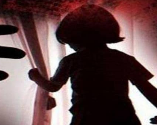 गोद ली बच्ची की हत्याकर नदी में फेंका शव, दुष्कर्म की भी आशंका, आरोपी चाचा फरार